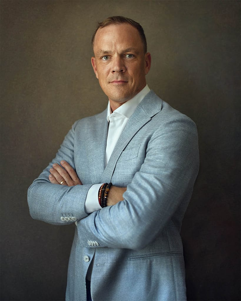 Powerful business portrait of a confident professional in Dubai – fine art headshot by Martin Portrait
